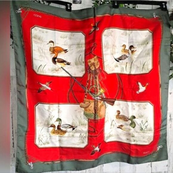 Gucci Duck Silk Scarf STUNNING Authentic - Picture 1 of 12